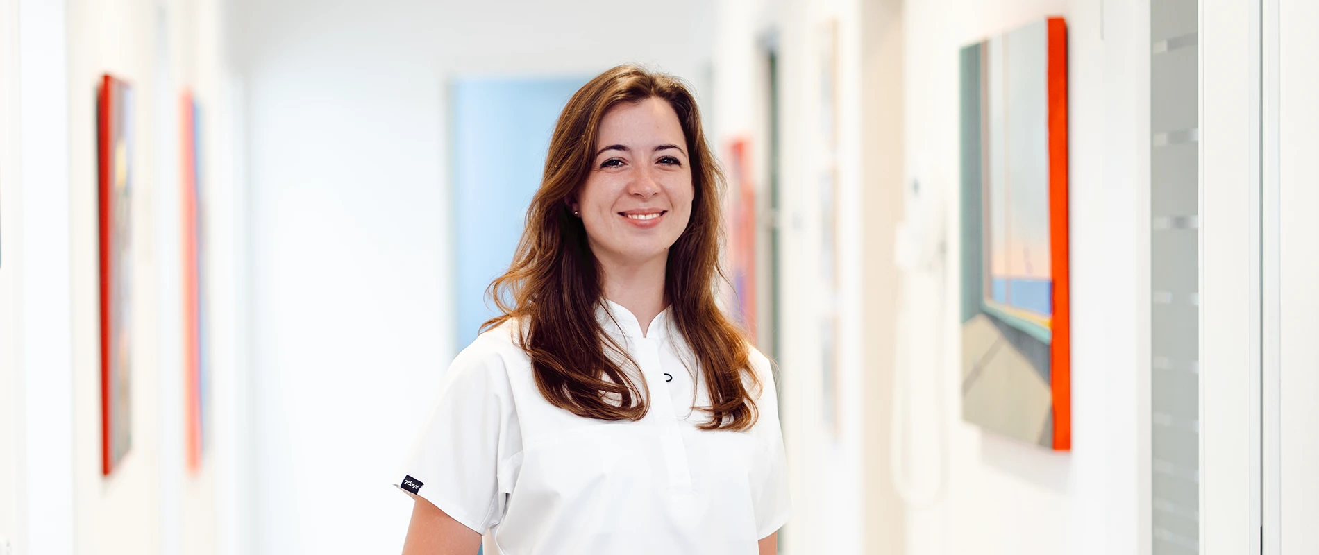 Portraitaufnahme von Dr. Julia Sattner