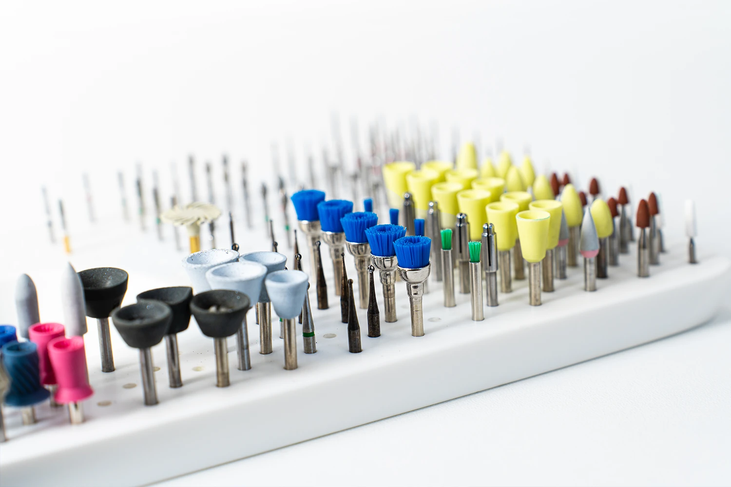 Aufnahme Bohrer in der Zahnarztpraxis